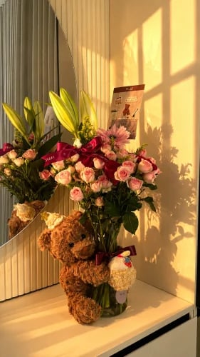A bouquet of flowers and a teddy bear for the birthday (immediate delivery Jeddah, Taif)