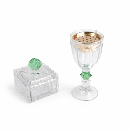 تنسيق لورا مبخرة وعلبة عود ، أخضر