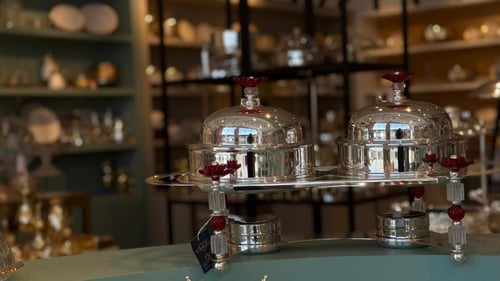 سخان طعام الوردة دبل فضي احمر 1.25 لتر