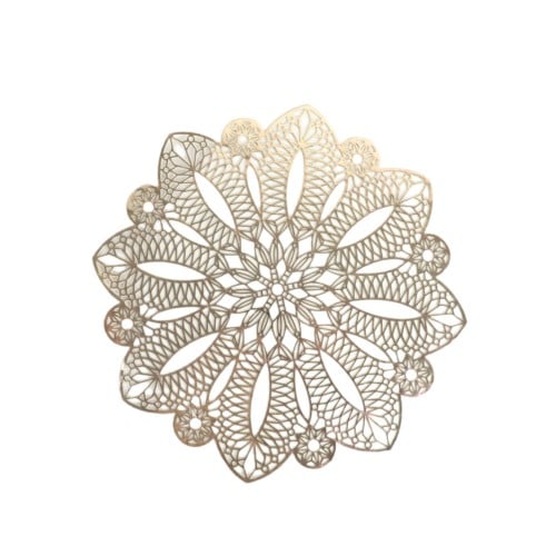 مفرش طاولة بنمط مجوف دائري الشكل بزخارف لون ذهبي م...