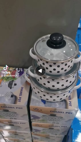 طقم منقط ابيض