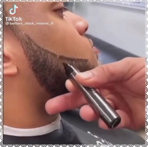 قلم مع فرشاة تحديد الذقن لون اسود