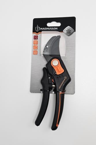 مقص تقليم للأغصان اليابسة