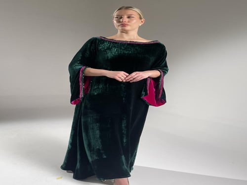 جلابيه مخمل Pure Silk فرنسي مشكوك لون زيتي غامق مع...