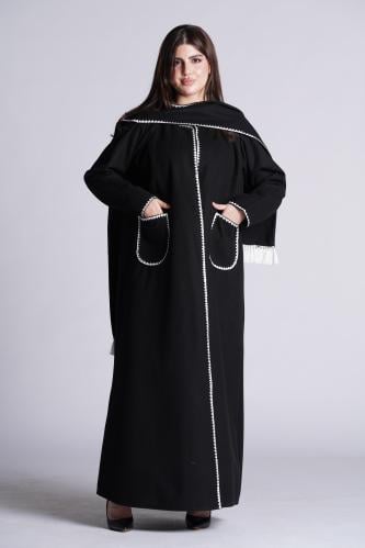 عبايا شتويه .. خامه : جوخ اسود مع التطريز الابيض