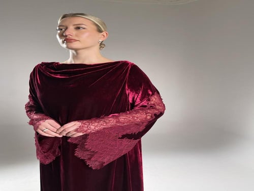 جلابيه مخمل Pure Silk فرنسي مع الدانتيل الفرنسي- ل...