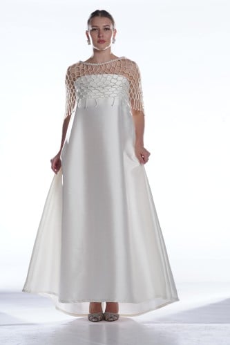 فستان انيق للمناسبات مع اللولو على الصدر والظهر