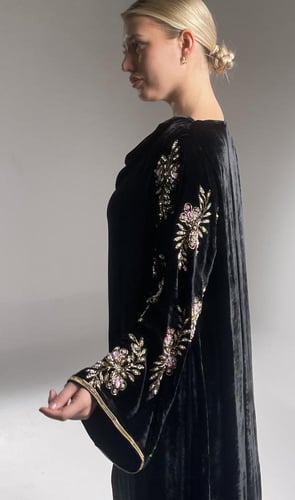 جلابيه مخمل Pure Silk فرنسي مع الشك اليدوي- لون :...