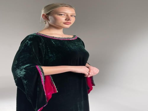 جلابيه مخمل Pure Silk فرنسي مشكوك لون زيتي غامق مع...