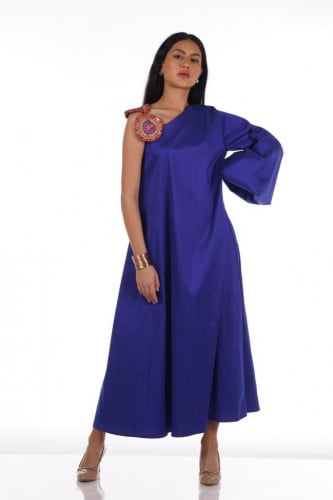 جلابيه انيقه باللون النيلي بكم بُف