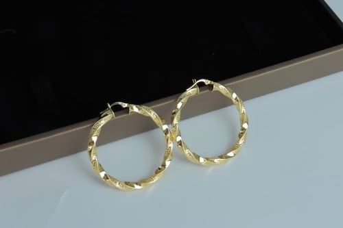 حلق ذهب ايطالي عيار 18 وزن 4.4 جرام