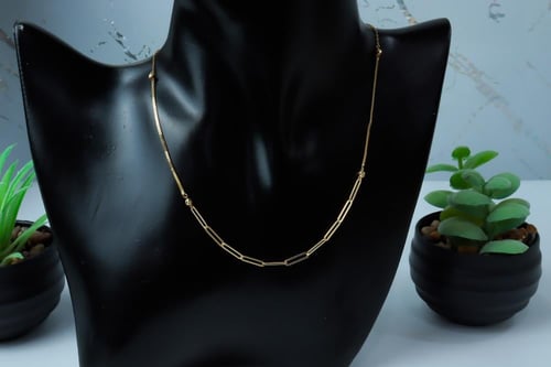 سلسال ذهب تصميم الجنزير عيار 18وزن 2.5 جرام