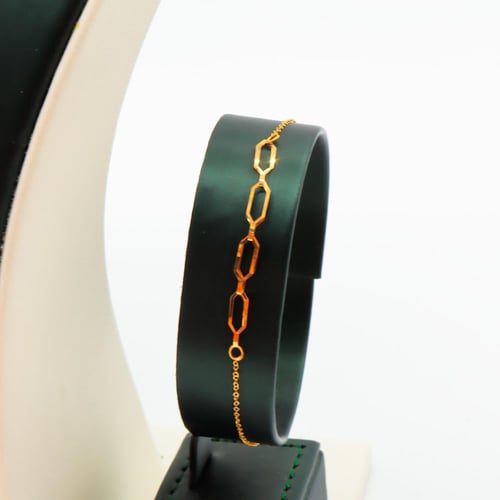 طقم ذهب صغير عيار 21 نواعم بتصميم مثلث وزن 3.33 جر...