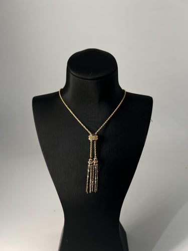 سبحة ذهب عيار 21 مطعمة بميناء مميزة بوزن 5.76 جرام