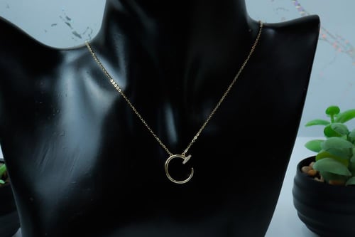 سلسال ذهب طويل تصميم مسمار الماسي عيار 18 وزن 2.5...