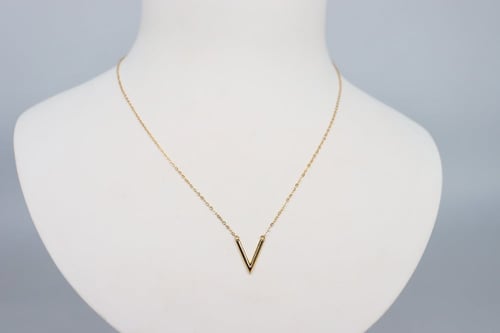 سلسال ذهب تصميم V عيار 18