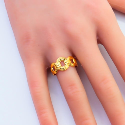 خاتم ذهب عيار 21 تصميم حلقات مترابطة وزن 2.19 جرام...