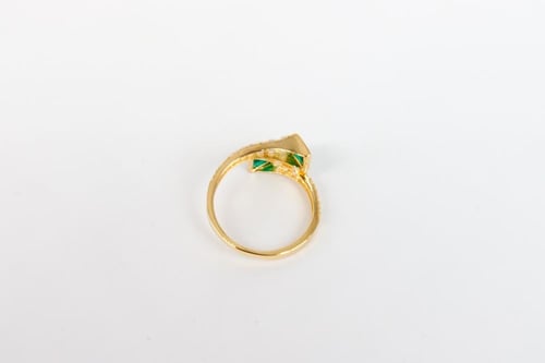 خاتم ذهب مارلي تصميم الماسي عيار 18 متوفر باللون ا...