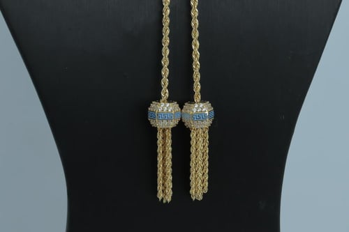 شال ذهب عيار 18 بتصميم الماسي يشمل كرة سحب بلون تي...