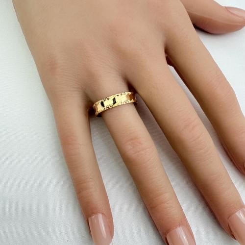 ارقى دبله ذهب عيار 21 ناعمه بوزن 0.95 جرام