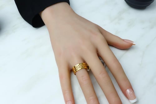 دبلة ذهب نقش مميز عيار 21