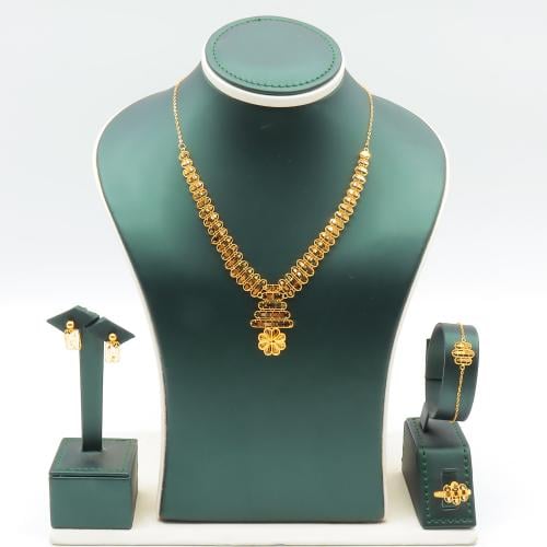 طقم ذهب عيار 21 وزن 11.6 جرام بتصميم متدرج مع تعلي...