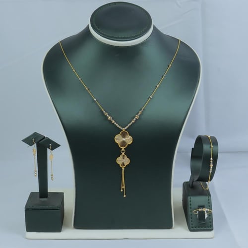 طقم ذهب عيار 21 بتصميم الفان كليف وزن 10.24 جرام