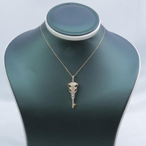 تعليقة ذهب عيار 18 مفتاح الألماس وزن 3.74 جرام