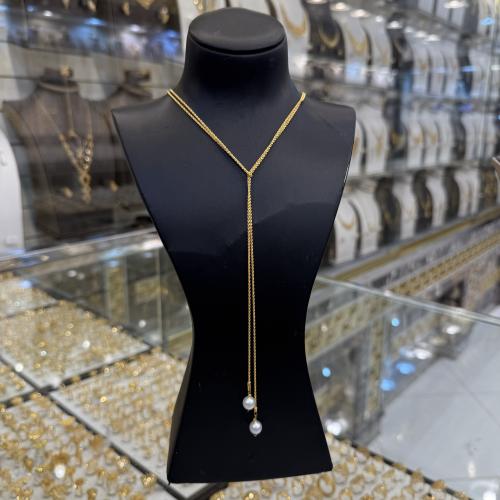 شال ذهب عيار 21 بتصميم ملكي مبروم يشمل حبة لؤلؤ كب...