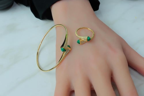 اسوارة مارلي ذهب مع خاتم بلون زيتي تصميم الماسي عي...