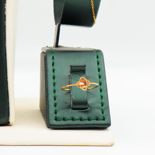 طقم ذهب كبير عيار 21 بتصميم الرمش مع مخنق وزن 9 جر...