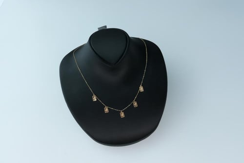 سلسال شوكر ذهب نواعم عيار 18 بشكل سبائك الوزن 0.6...