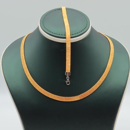 عقد واسوارة ذهب بتصميم الحرير عيار 21 يلبس وجهين و...