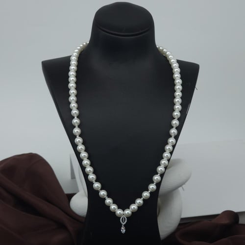 عقد مطعم بالؤلؤ الزراعي الماسي مزين بحبات الذهب ال...