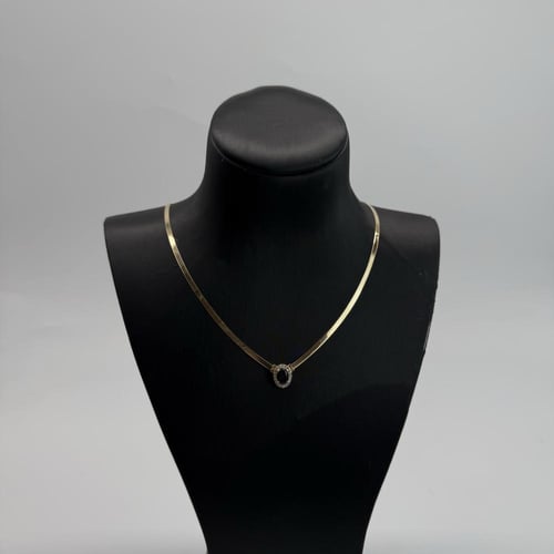 عقد ذهب الفلات تصميم الماسي باللون الكحلي عيار 18...