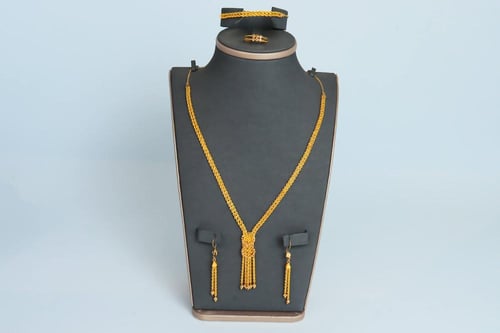 طقم ذهب المبروم عيار 21 وزن 14 جرام