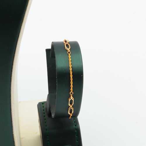 طقم ذهب عيار 21 تصميم تعليقة دائرية مزدوجة وزن 2.9...