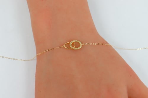 سوارة ذهب تصميم الماسي عيار 18 وزن 0.7 جرام