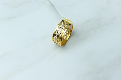 دبلة ذهب نقش مميز عيار 21