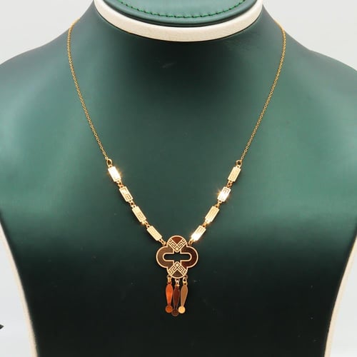 طقم ذهب خفيف عيار 21 بتصميم تعليقة مفتاح وزن 2.65...