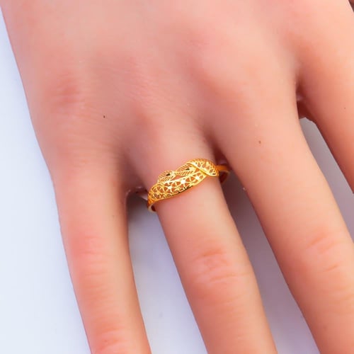 خاتم ذهب عيار 21 تصميم ناعم وزن 0.84 جرام – رقة وأ...