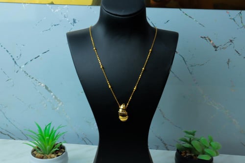 سلسال البوتيقاء بشكل الماسي مميز ذهب عيار 21 وزن 6...