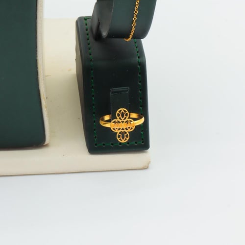 طقم ذهب عيار 21 وزن 10.63 جرام بتصميم متدرج وتعليق...