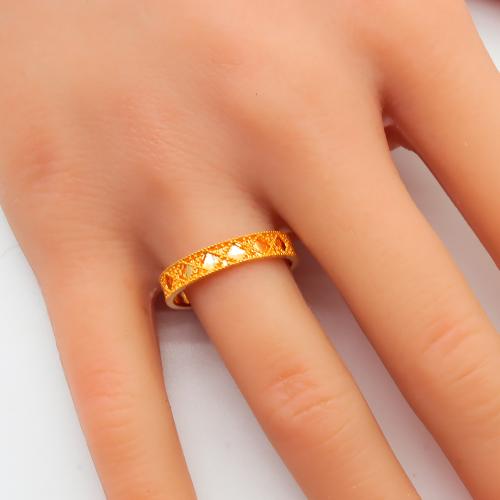 دبلة ذهب عيار 21 ديور رفيعة – نعومة وأناقة يومية