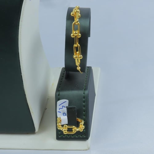 طقم المونيكا ذهب عيار 21 وزن 14.9 جرام