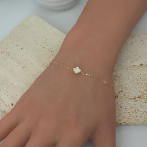 اسوارة فان كليف لون ابيض ذهب عيار 18