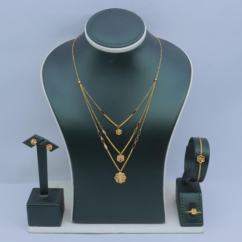 طقم ذهب الوردة ثلاثة دور عيار 21 وزن 7.07جرام