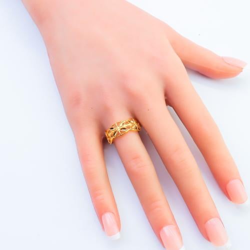 خاتم ذهب عيار 21 تصميم زخرفي ناعم وزن 1.26 جرام –...