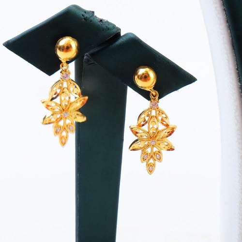 طقم ذهب عيار 21 وزن 10.45 جرام