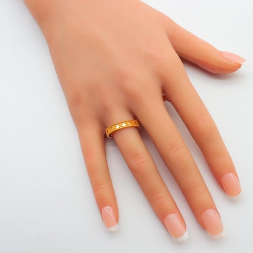 دبلة ذهب عيار 21 ديور رفيعة – نعومة وأناقة يومية